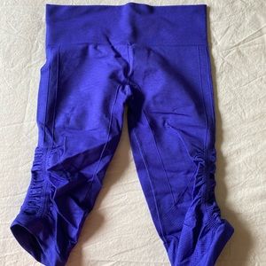 Lululemon ebb and flow crop size 8